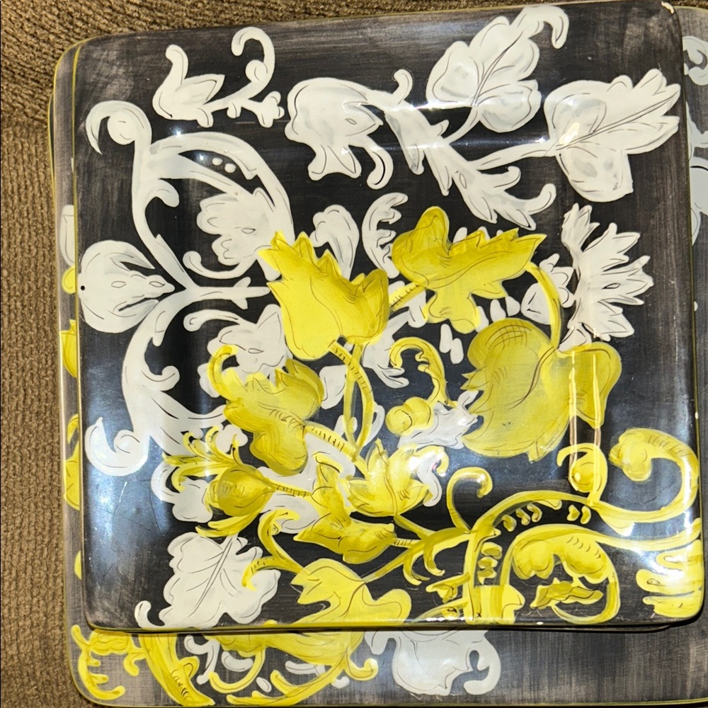 Laurie Gates “ sublime” Floral Square Plates 4- 8. 1/2 “ 4- 11”
